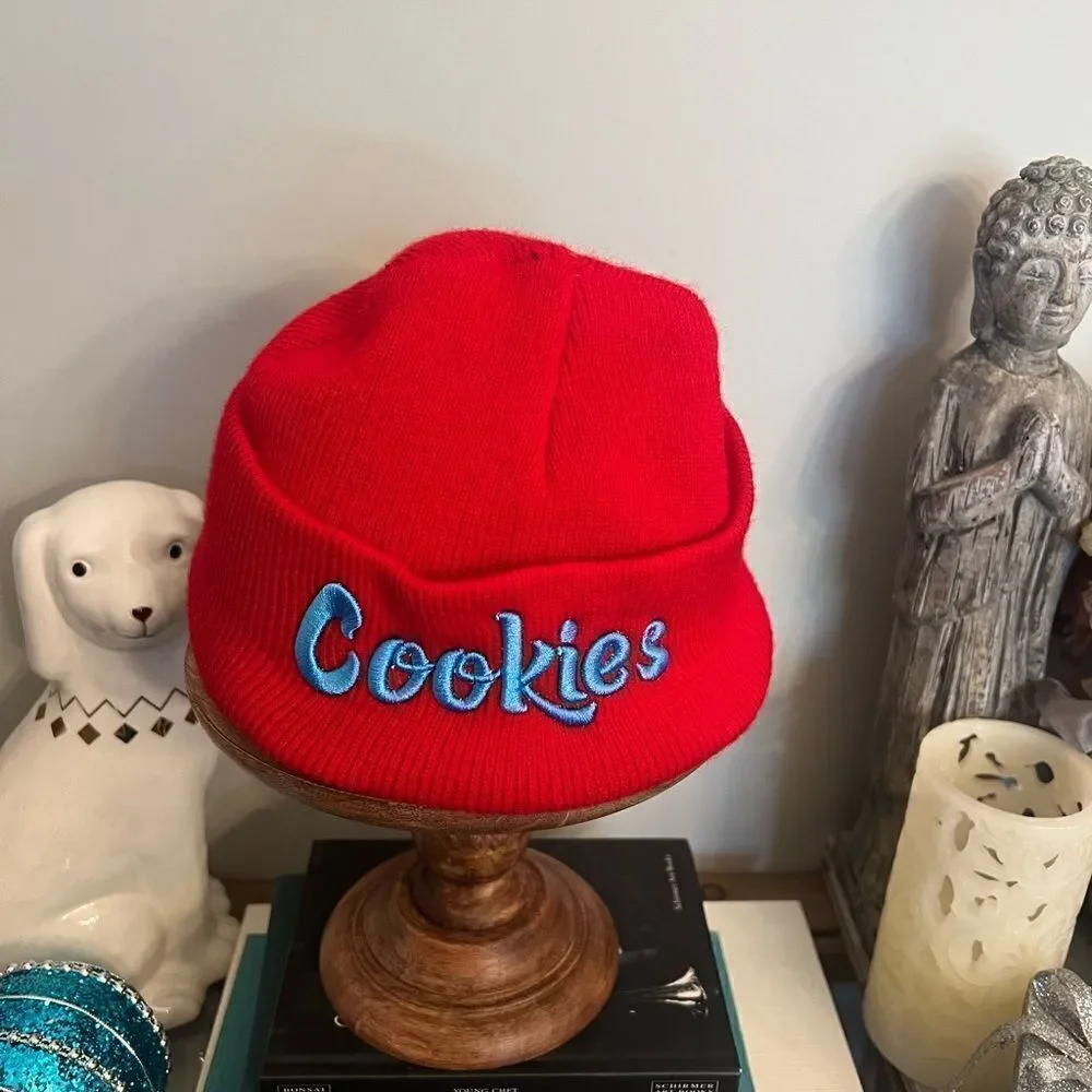 Cookies Embroidered Skull Cap Beanie two tone red and blue. Acrylic. Winter.
